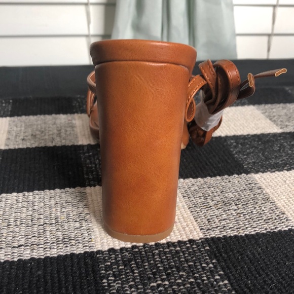 Liliana Mable Strappy Sandal - Picture 3 of 4